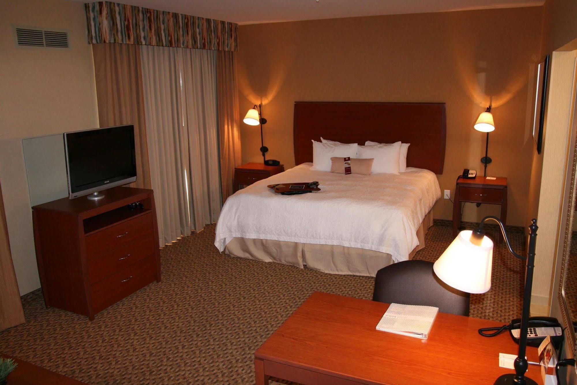 Hampton Inn And Suites Bakersfield North-Airport Phòng bức ảnh